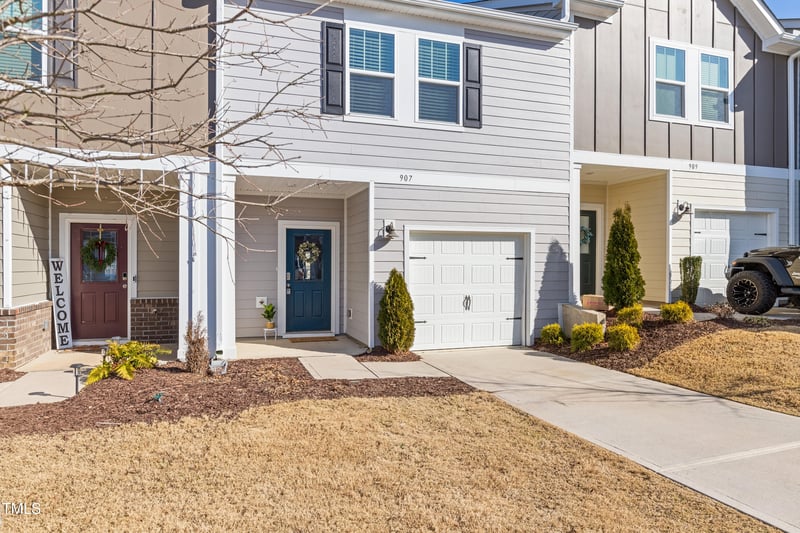 907 Field Ivy Dr, Fuquay Varina, NC 27526