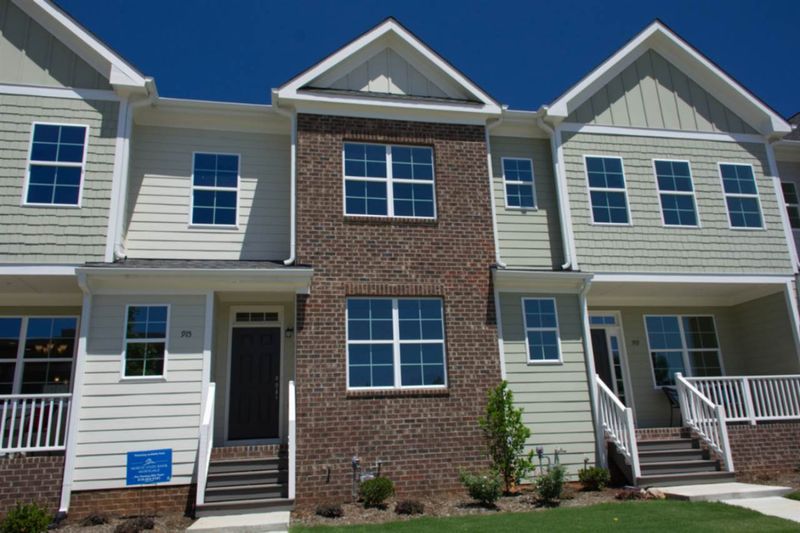 907 S Franklin St, Wake Forest, NC 27587