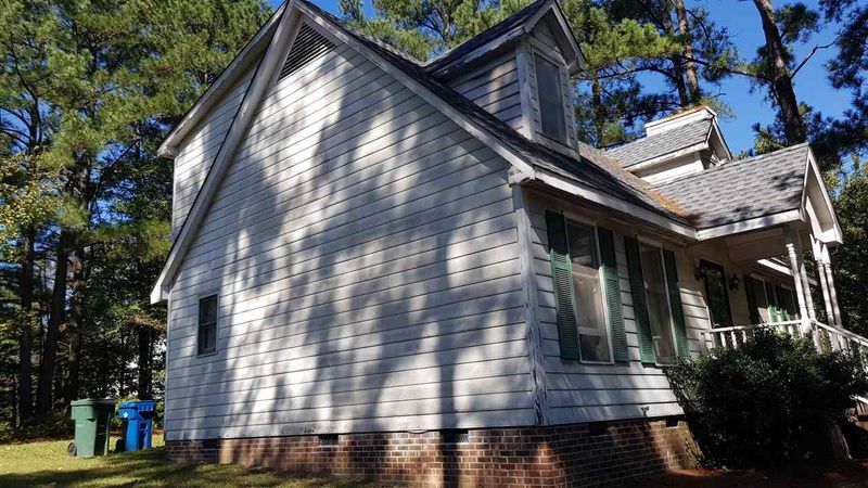 907 Glenrose Dr, Durham, NC 27703