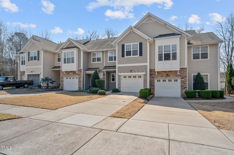 907 Grace Point Rd, Morrisville, NC 27560
