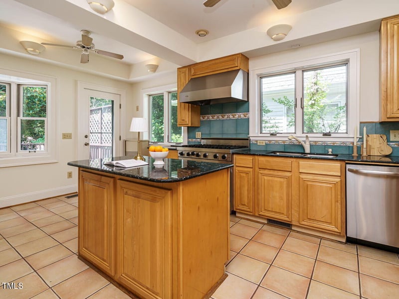 907 Johnson St, Raleigh, NC 27605