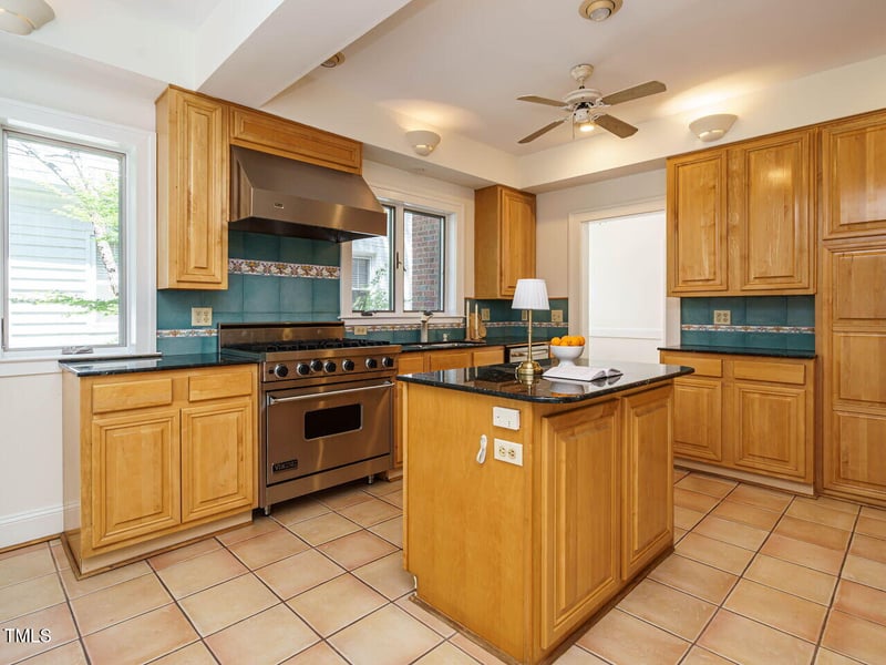907 Johnson St, Raleigh, NC 27605