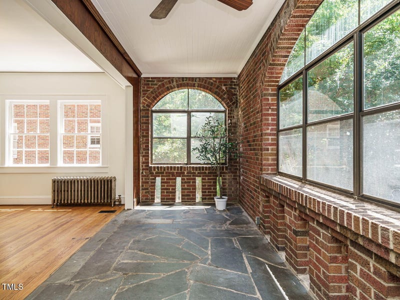 907 Johnson St, Raleigh, NC 27605