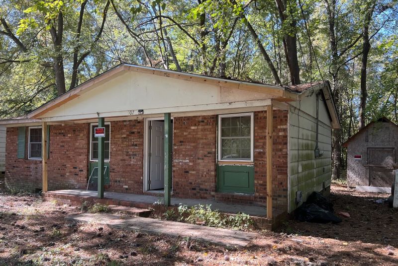 907 Marsh St, Fayetteville, NC 28301