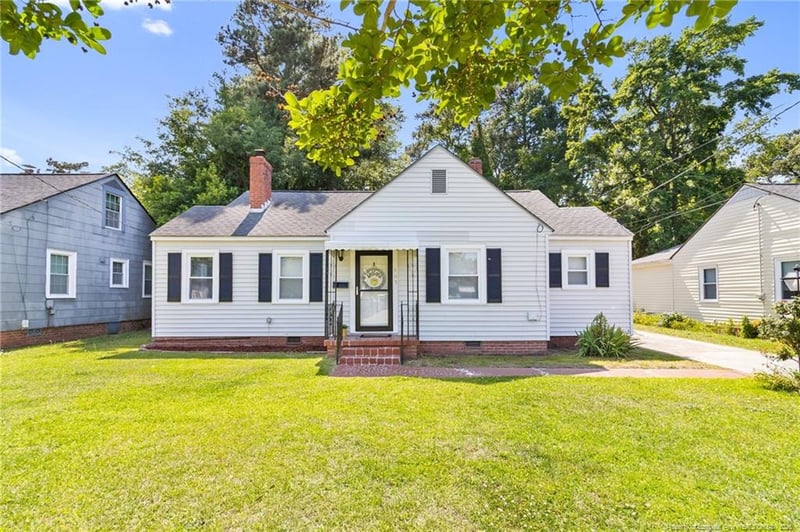 907 Mckimmon Rd, Fayetteville, NC 28303