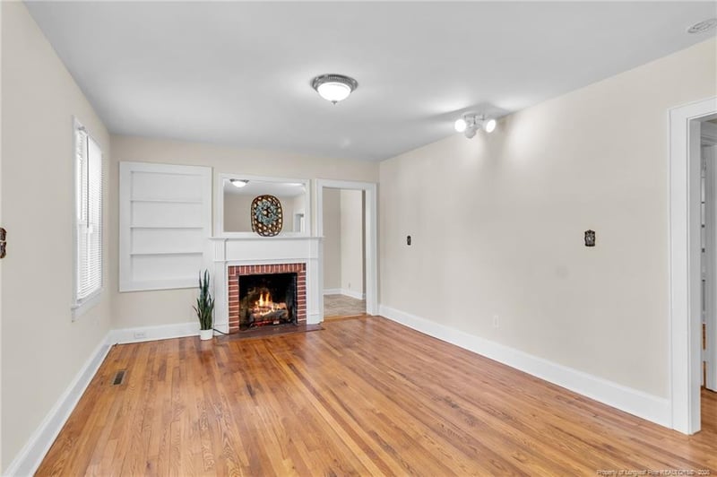 907 Mckimmon Rd, Fayetteville, NC 28303