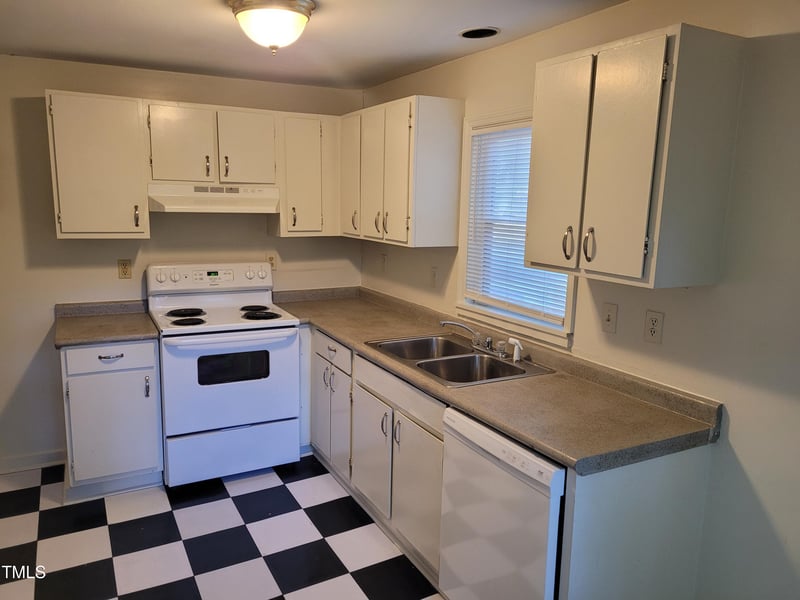 907 Orient St, Durham, NC 27701
