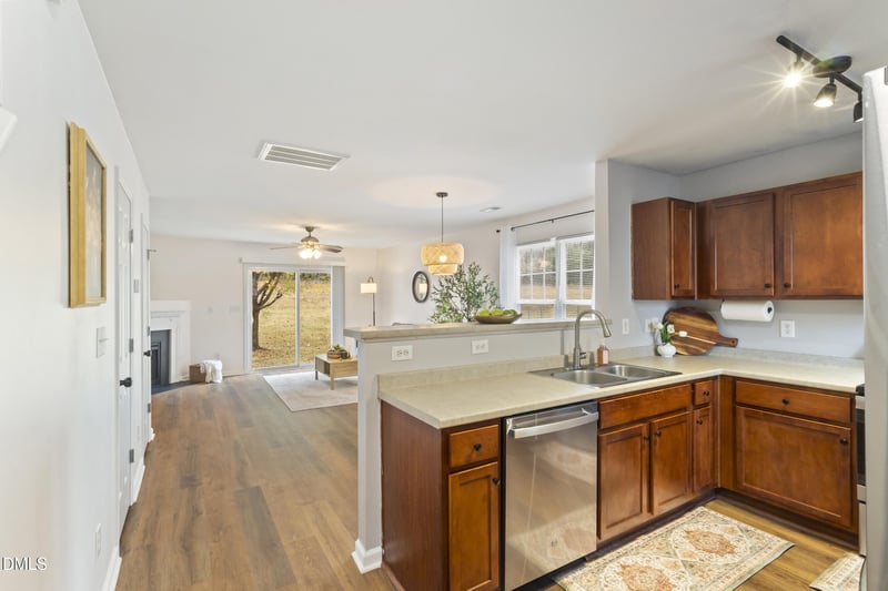 907 Savin Ldg, Knightdale, NC 27545