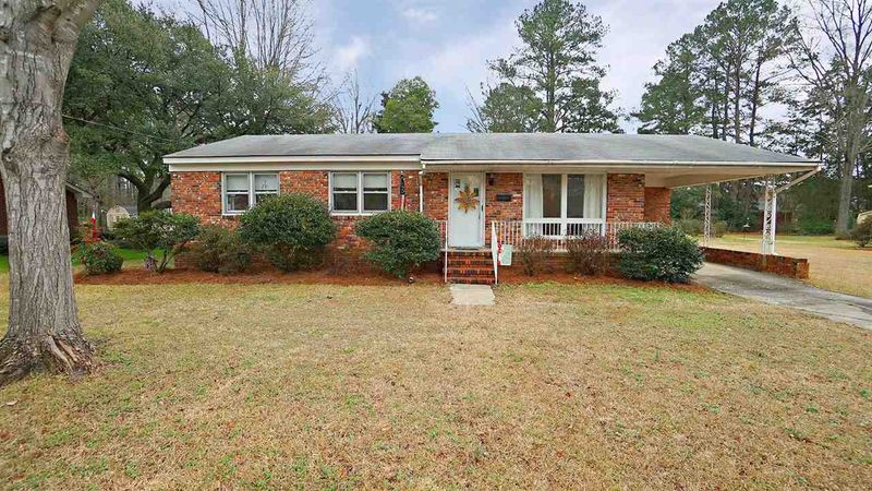 907 S Walnut Dr, Smithfield, NC 27577