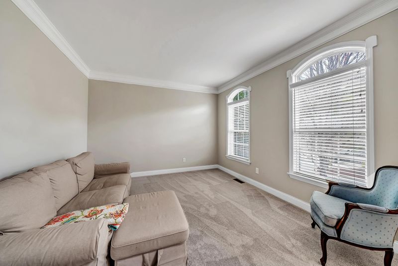907 York Ct, Apex, NC 27502