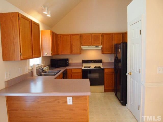 908 Alderleaf Dr, Fuquay Varina, NC 27526