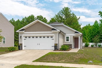 908 Bellewood Gardens Dr, Angier, NC 27501
