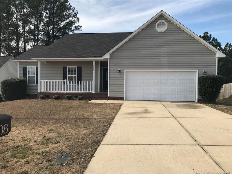 908 Bramblegate Rd, Hope Mills, NC 28348
