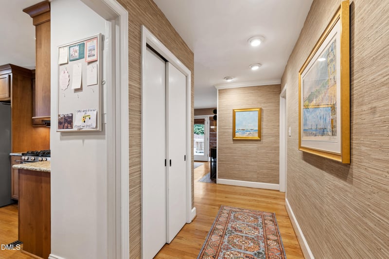 908 Brookwood Dr, Raleigh, NC 27607