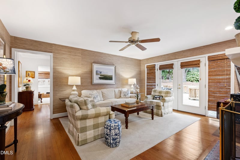 908 Brookwood Dr, Raleigh, NC 27607