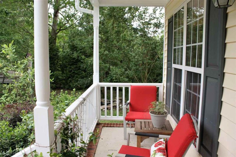 908 Cedar Downs Dr, Raleigh, NC 27607