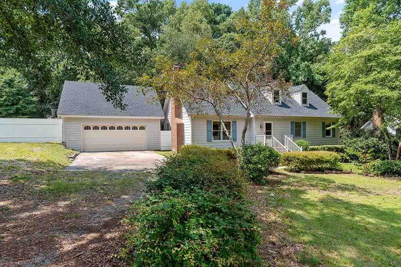 908 Cricket Knoll Rd, Fuquay Varina, NC 27526