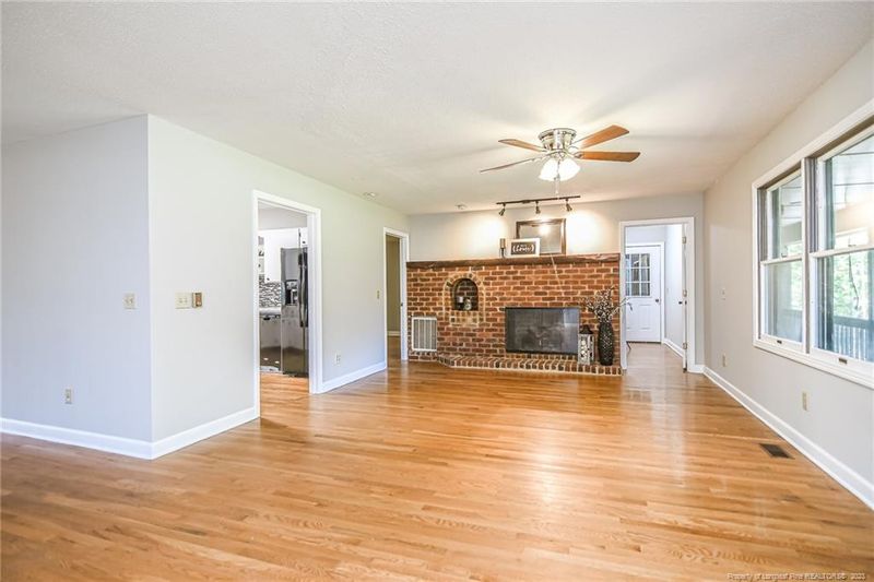 908 S Franklin Dr, Sanford, NC 27330