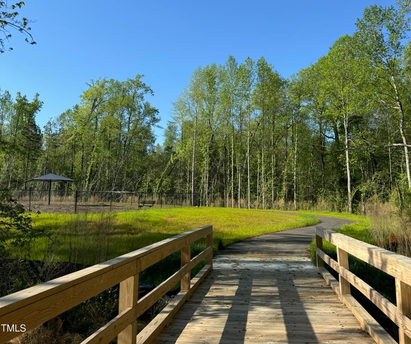 908 Kensley Grove Ln, Fuquay Varina, NC 27526