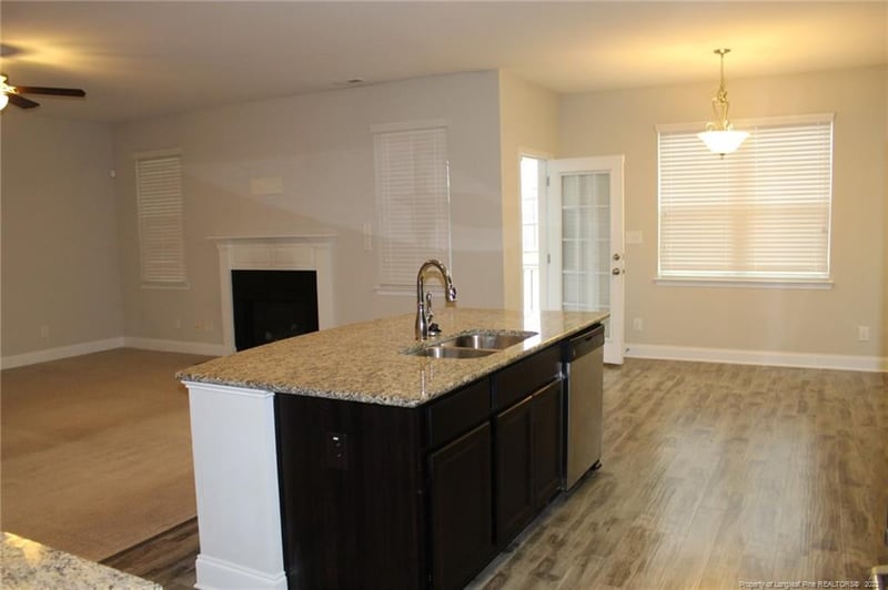908 Liberty Ln, Fayetteville, NC 28311