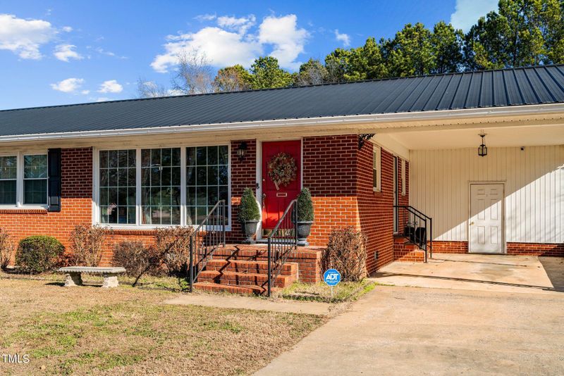 908 Lucas St, Erwin, NC 28339