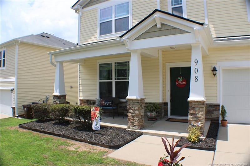 908 Merchants Ct, Sanford, NC 27330
