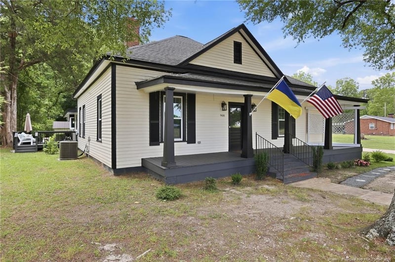 908 Middle Rd, Fayetteville, NC 28312