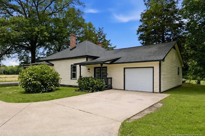 908 Middle Rd, Fayetteville, NC 28312