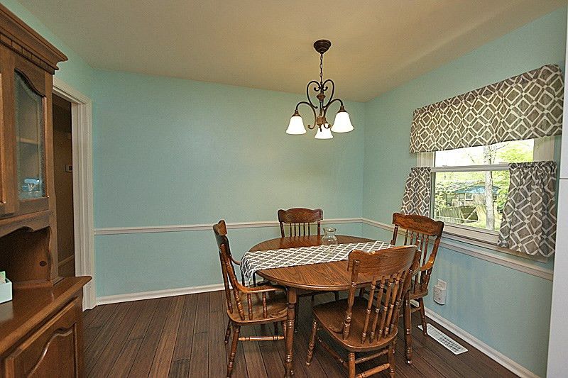 908 Northclift Dr, Raleigh, NC 27609