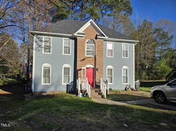 908 Penncross Dr, Raleigh, NC 27610