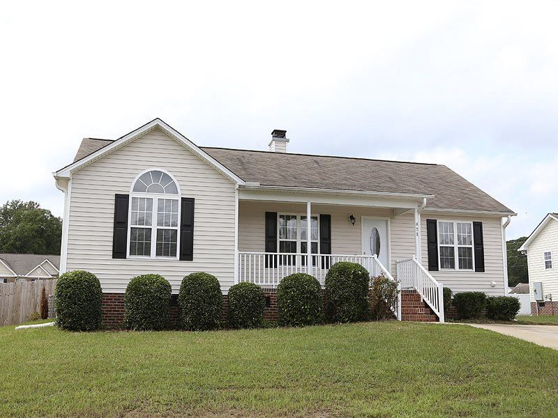 908 S Phillips Pointe Dr, Fuquay Varina, NC 27526