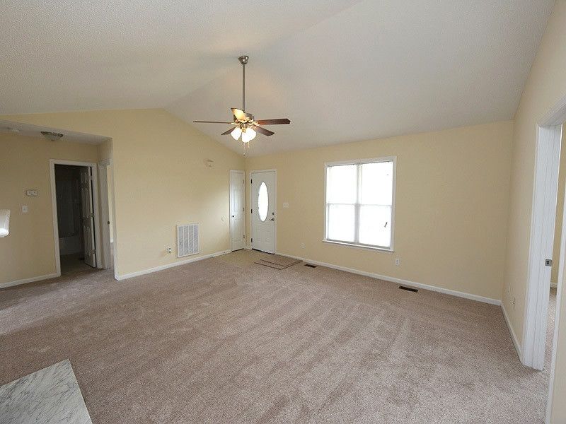 908 S Phillips Pointe Dr, Fuquay Varina, NC 27526