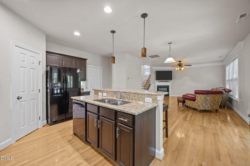 908 Pirouette Ct, Raleigh, NC 27606