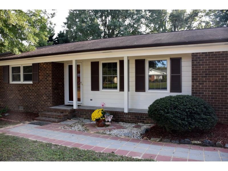 908 Porterfield Ave, Burlington, NC 27217