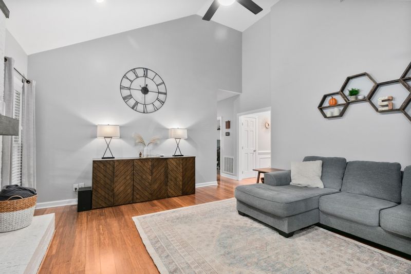 908 Salem Woods Dr, Raleigh, NC 27615