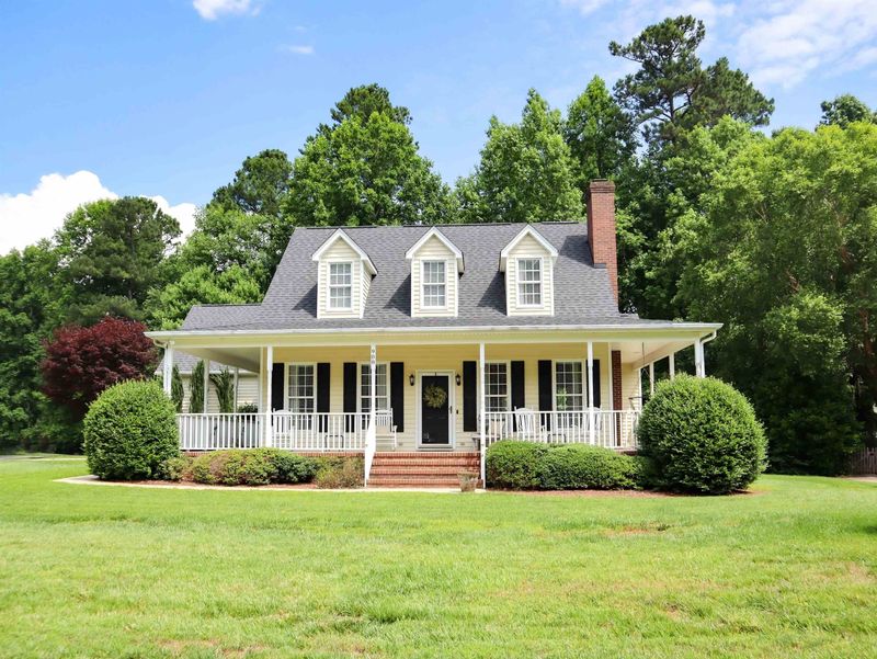 908 Stuart Dr, Mebane, NC 27302