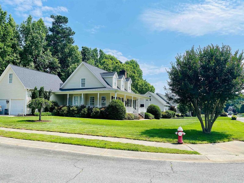 908 Stuart Dr, Mebane, NC 27302