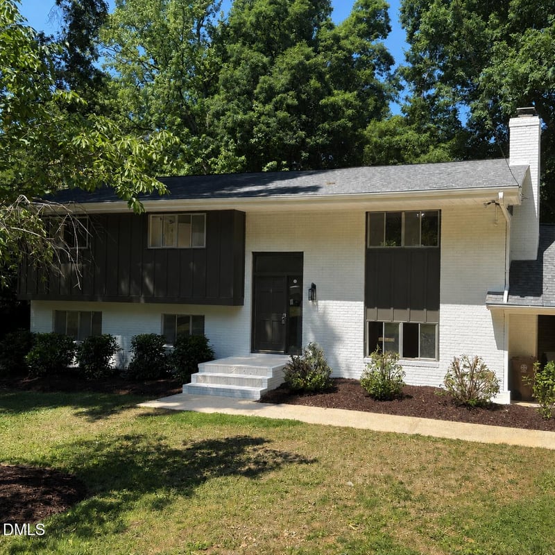908 Tanglewood Dr, Cary, NC 27511