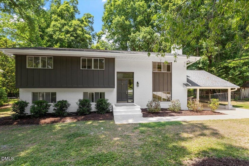 908 Tanglewood Dr, Cary, NC 27511