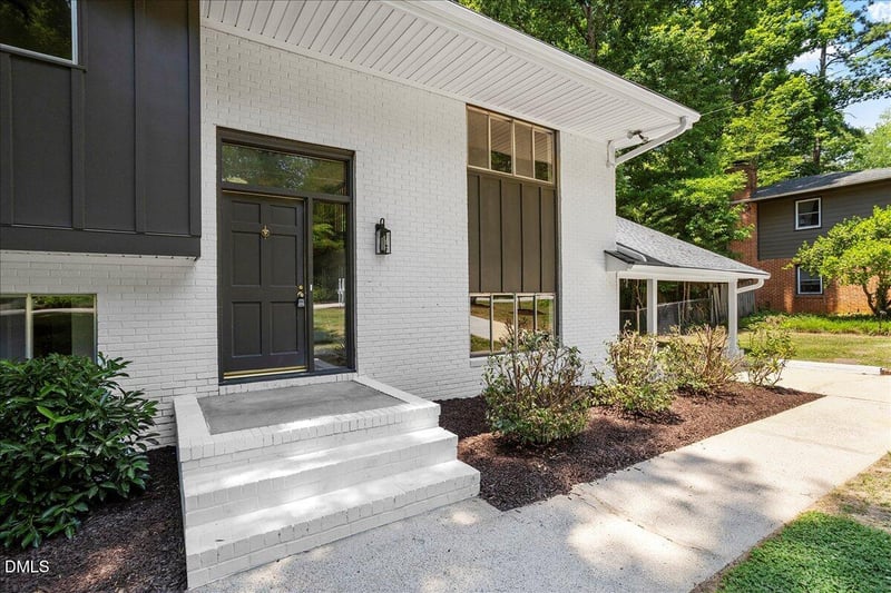 908 Tanglewood Dr, Cary, NC 27511