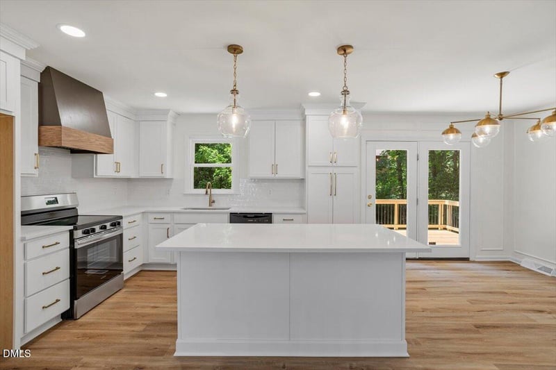 908 Tanglewood Dr, Cary, NC 27511