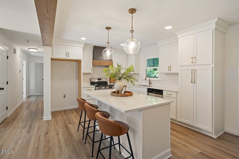 908 Tanglewood Dr, Cary, NC 27511