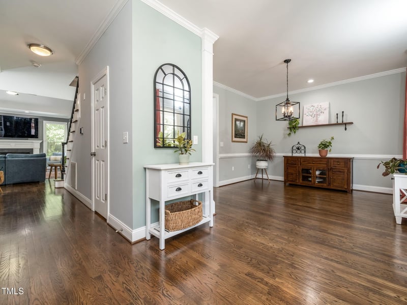 908 Walkertown Dr, Raleigh, NC 27614