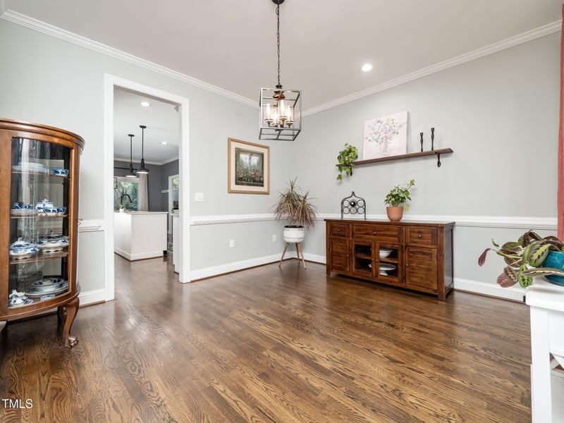 908 Walkertown Dr, Raleigh, NC 27614
