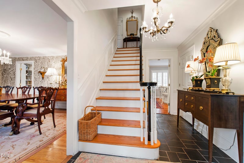 908 Westwood Dr, Raleigh, NC 27607