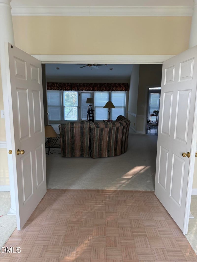 908 Windrow Ln, Raleigh, NC 27603