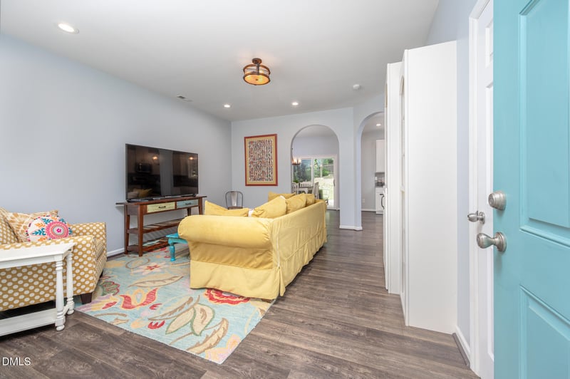 908 Woodside Park Ln, Durham, NC 27704