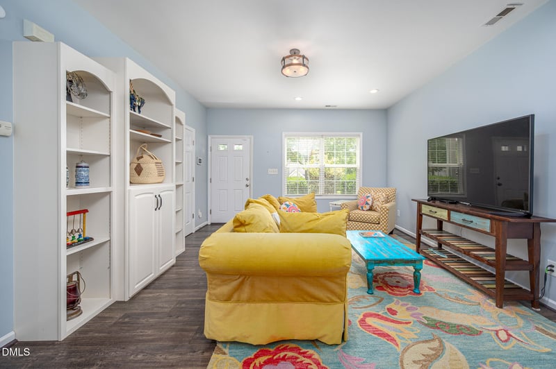 908 Woodside Park Ln, Durham, NC 27704