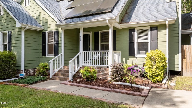 909 Alderleaf Dr, Fuquay Varina, NC 27526