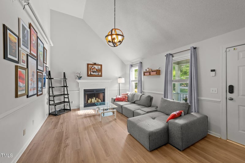 909 Alderleaf Dr, Fuquay Varina, NC 27526